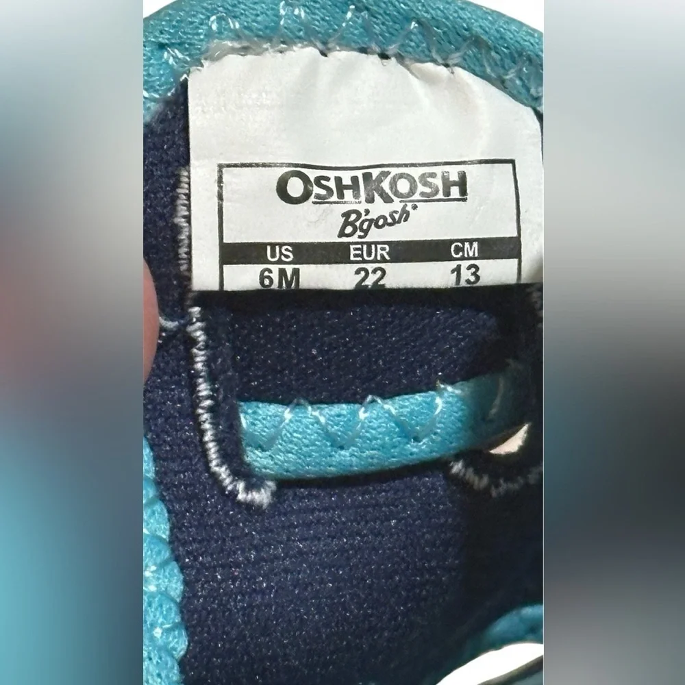 OshKosh B'gosh Kids water shoes with a shark print. Teal & black.